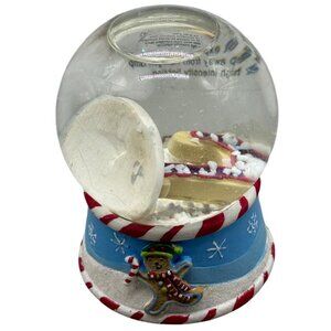 Kohls St. Nicholas Square Gingerbread Man Snow Globe 3.5" Tall Pre-owned READ